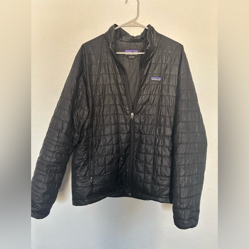 Men’s black Patagonia puffer. Size L